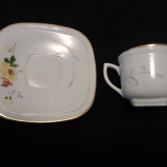 FRENCH GIRL STYLE VINTAGE FRENCH YELLOW FLOWERS SM CUP & SAUCER - Picture 3 of 9